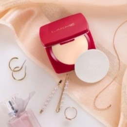 Lakme Forever Matte Compact Natural Coral