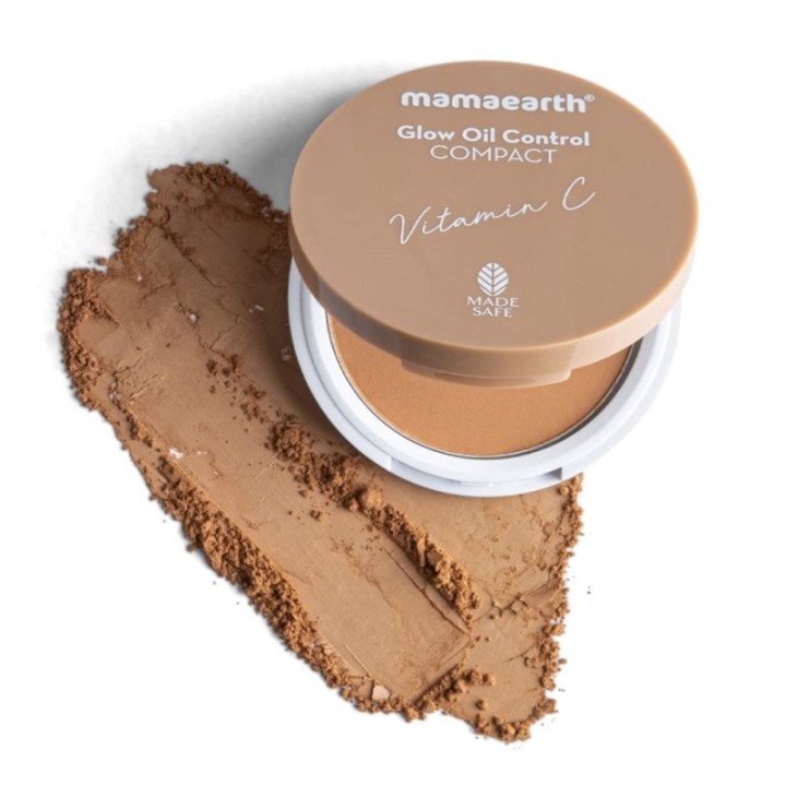 Mamaearth Glow Oil Control Radiant Compact SPF 30 with Vitamin C