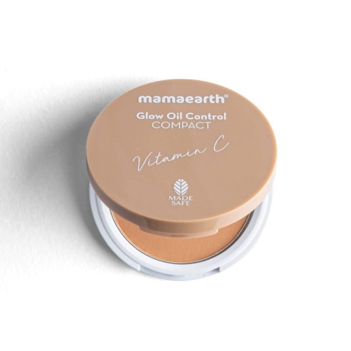 Mamaearth Glow Oil Control Compact SPF 30 with Vitamin C & Turmeric