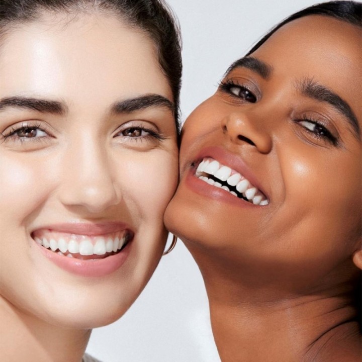 Mamaearth Glow Full Coverage Compact for All Skin Types SPF 30 for Up