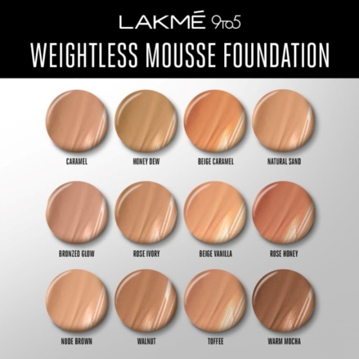 Lakmé 9 to 5 Weightless Mousse Foundation, Beige Vanilla, Matte