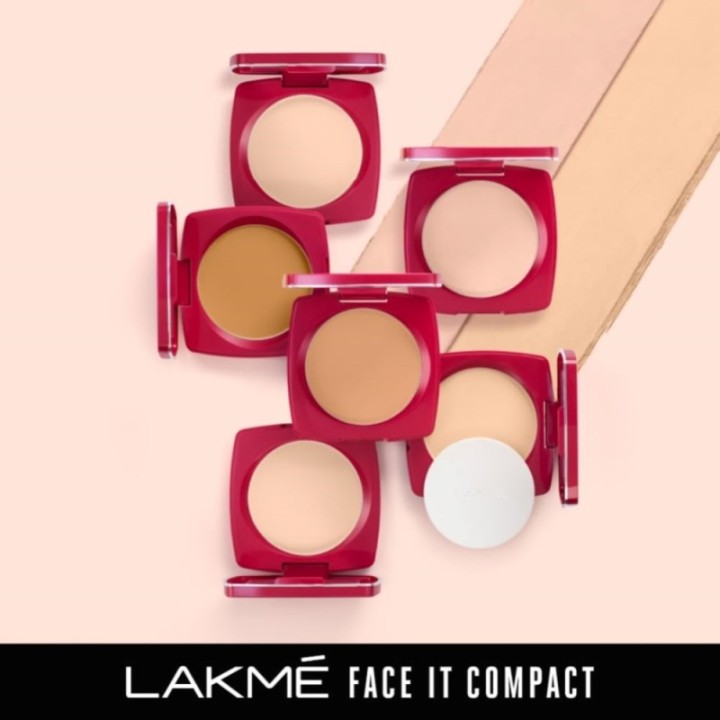 Lakmé Forever Matte Compact, Smooth Finish, for All Skin Lasts for 12 Hrs, Even Toned Look, Natural Pearl